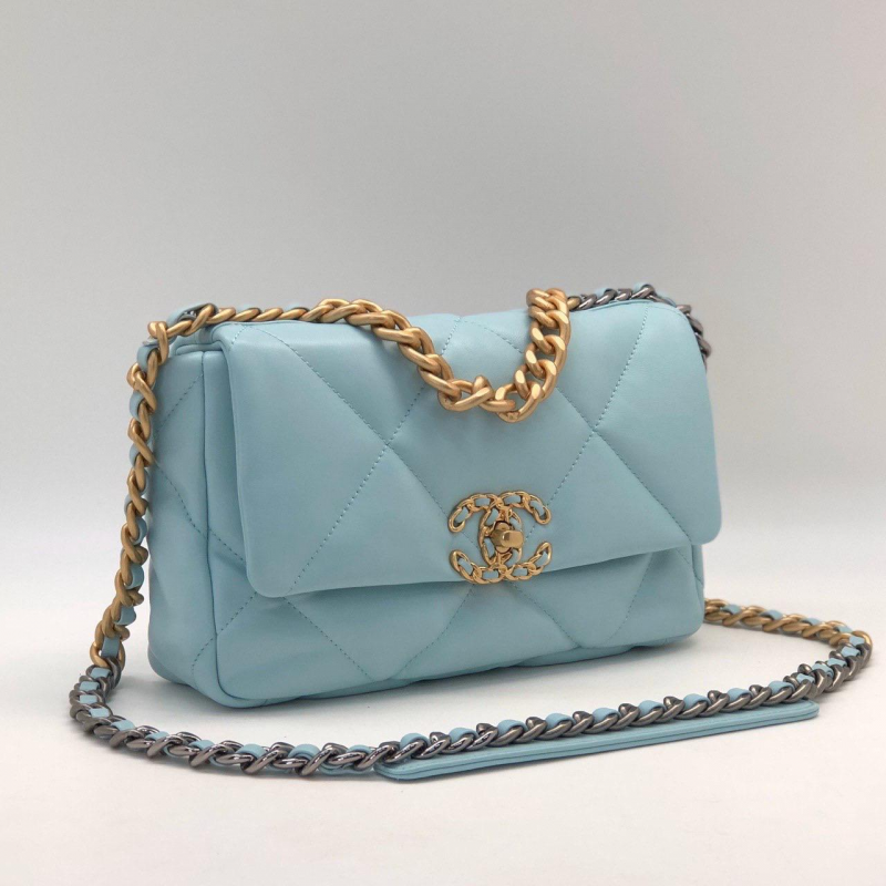 Сумка Chanel 19: стоит ли покупать? Полный обзор новой «It bag» Chanel.
