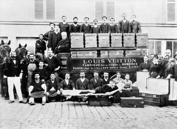 10 фактов о бренде  Louis Vuitton и его создателе, которых в не знали